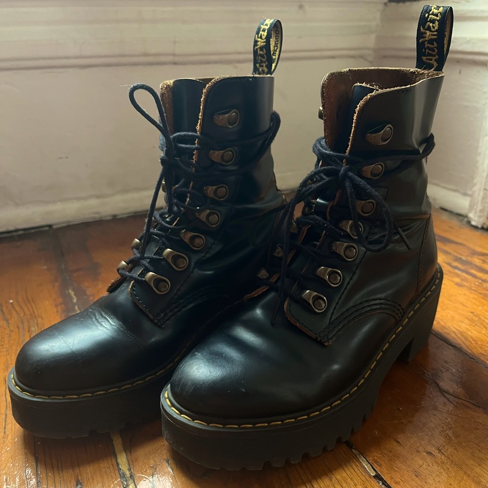 Dr Martens Leona Vintage Smooth Leather Heeled Boots